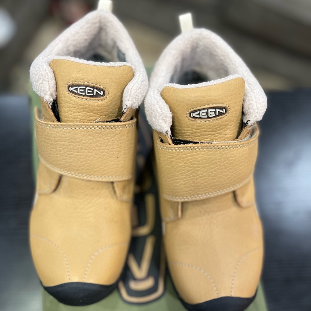 Keen kids waterproof shoes size 2
